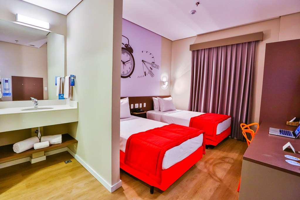 Summit Suites Hotel Pindamonhangaba Zimmer foto